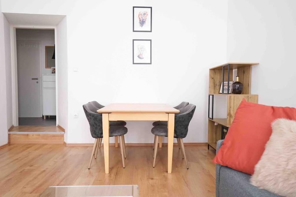 Modern Living In City Center - Fully Equipped Viena Exterior foto